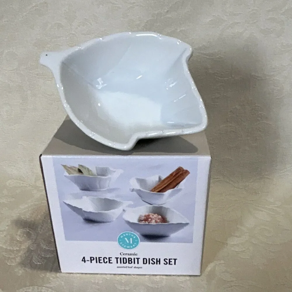 Martha Stewart 4-Piece Ceramic Tidbit Dish Set White Leaf Shape Bowls Boxed